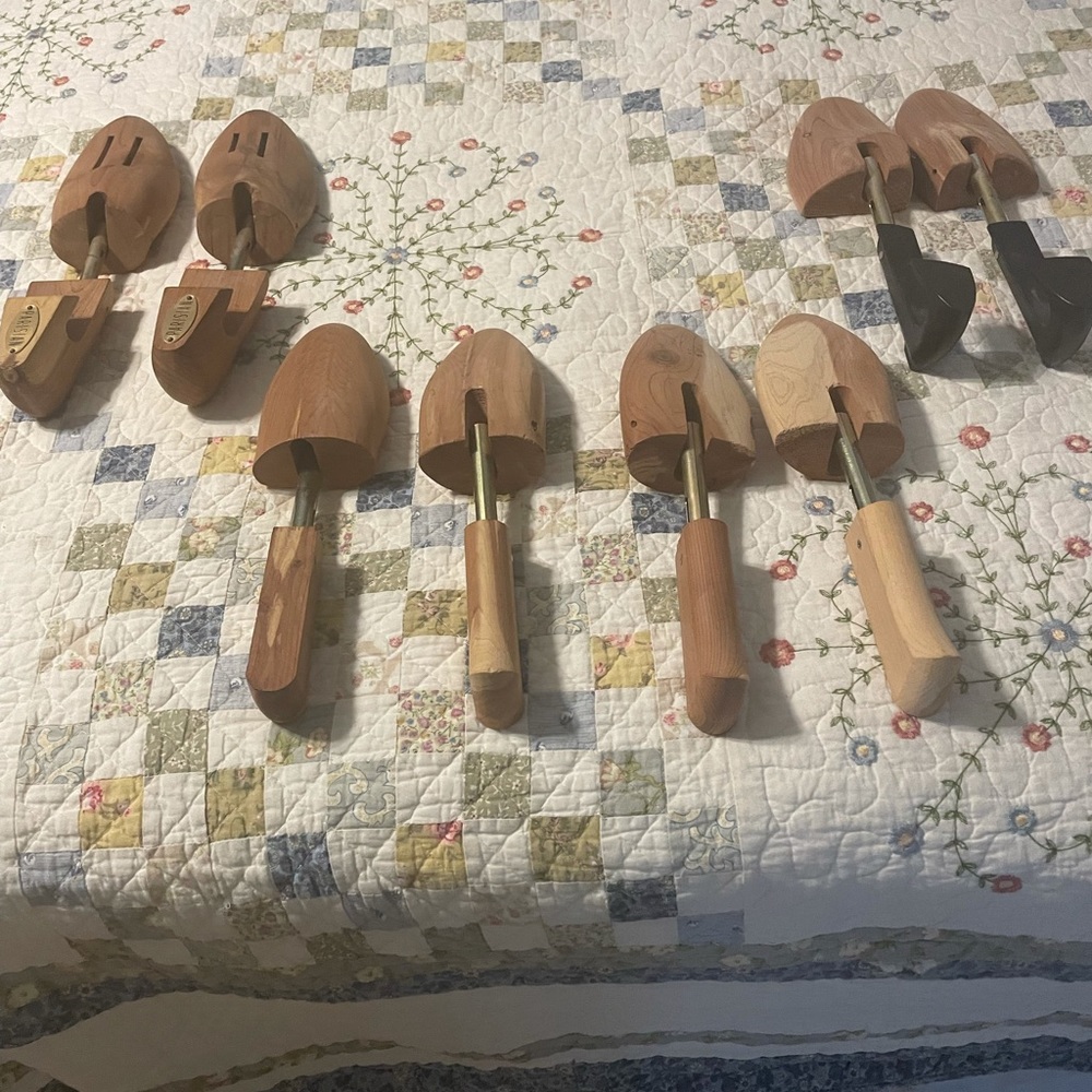 4 sets of men’s size 11 shoes trees